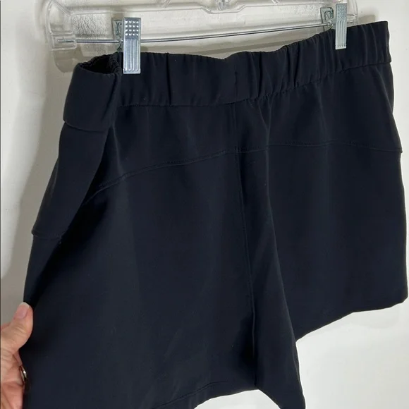 Lululemon On The Fly Short *Woven *2.5" Black Size 12 - Picture 13 of 16